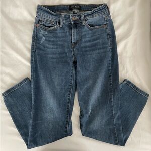 Judy Blue size 1/25 jeans. Relaxed fit, mid-rise. Gently worn. Inseam 27”.